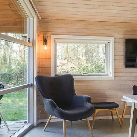 Holiday home Pet Friendly In With Kitchen