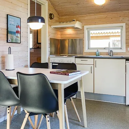Pet Friendly In With Kitchen Holiday home